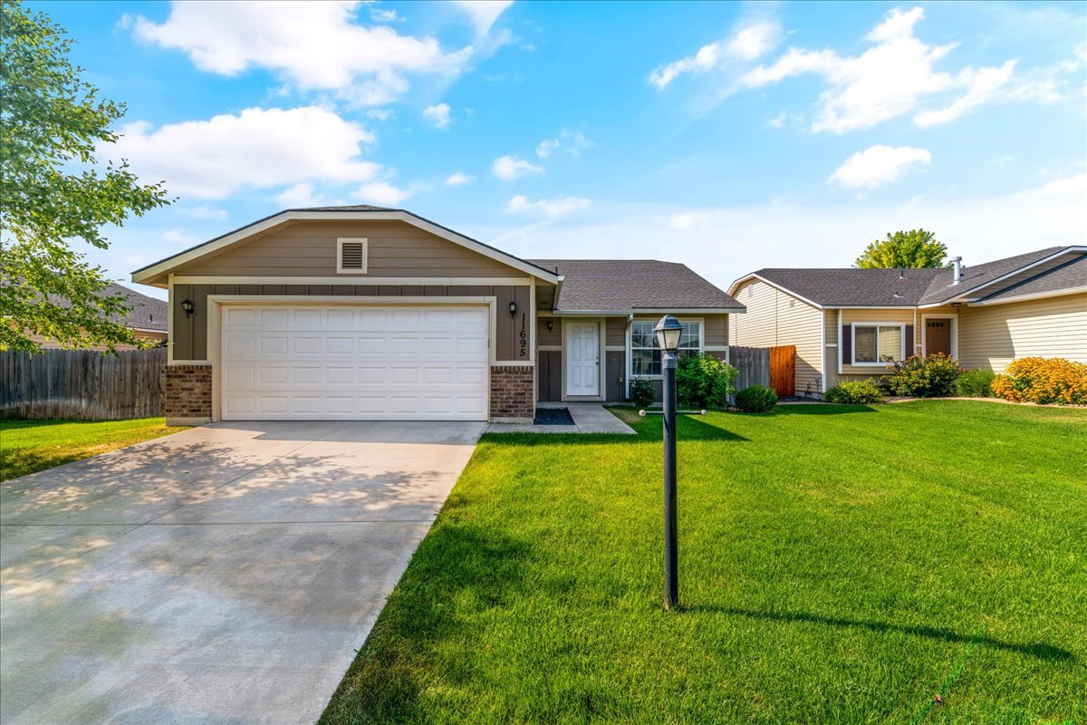 Foto principal - 11695 Altamont St