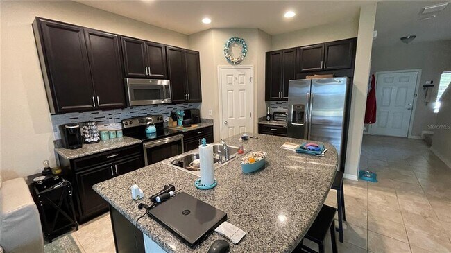 Foto del edificio - 6917 Holly Heath Dr