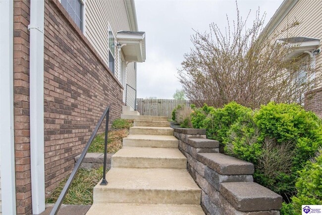 Building Photo - 150 Vineland Pkwy Dr