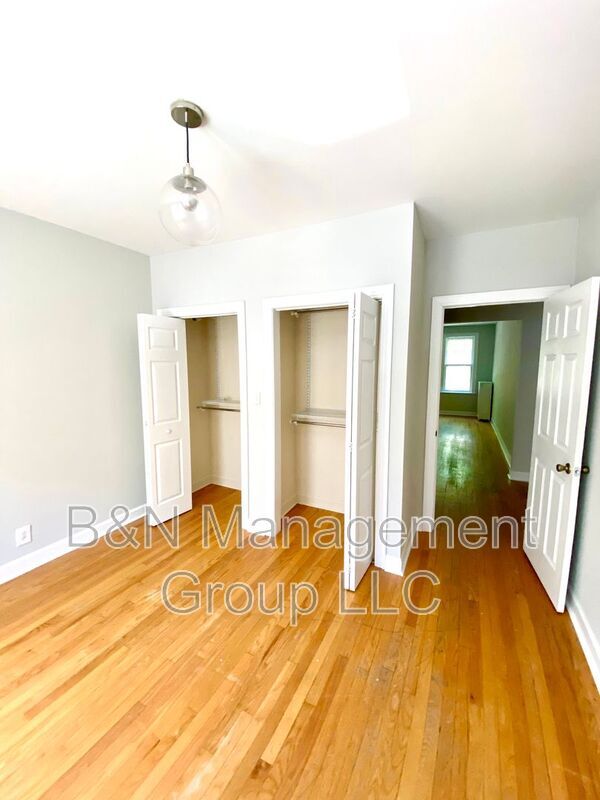 Foto del edificio - 1721 W Ainslie St