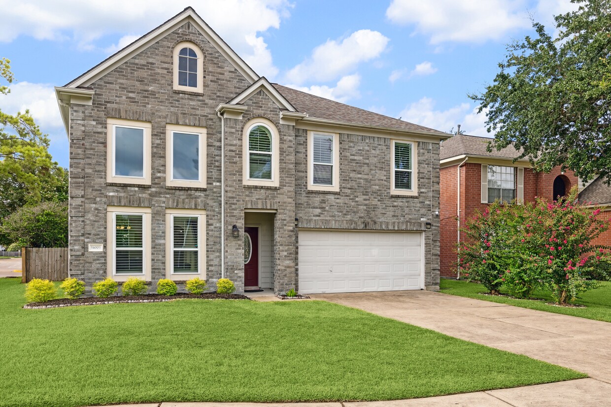 Primary Photo - 14003 Stardust Ln