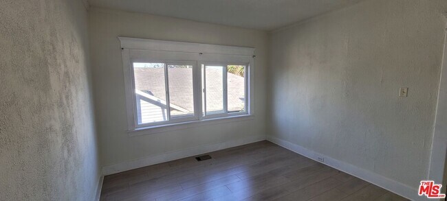 Building Photo - 1240 S Lucerne Blvd
