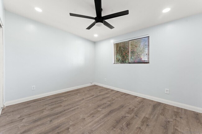 Foto del edificio - 1217 Holly Ave