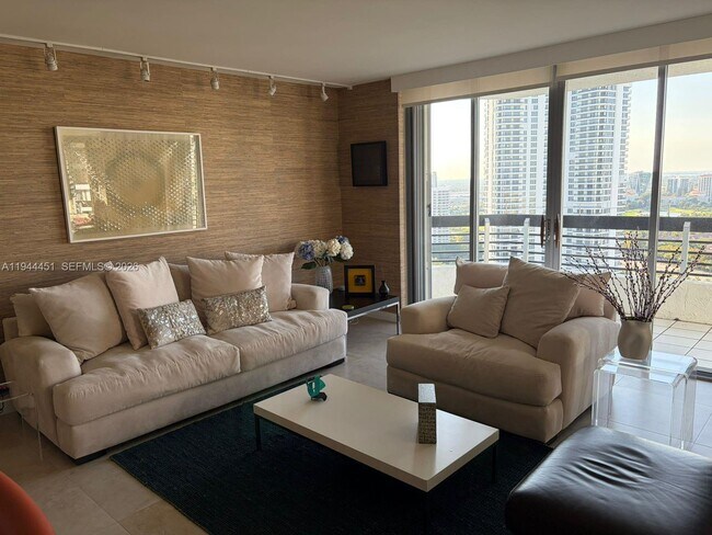 Foto del edificio - 19101 NE 36th Pl