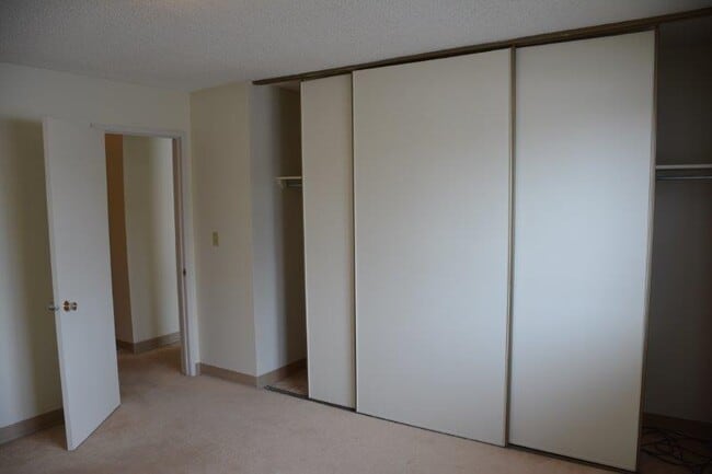 Building Photo - 1 Bed 1 Bath Unit in Calgary, AB