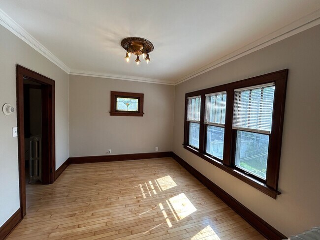 Foto del edificio - 1933 N Cambridge Ave