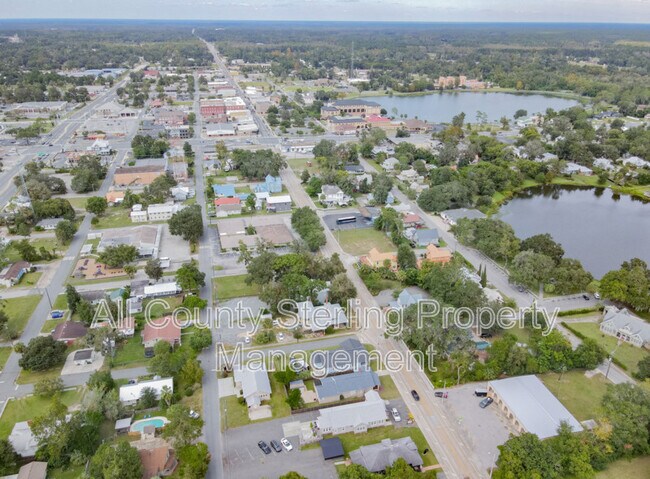 Foto del edificio - 348 S Marion Ave