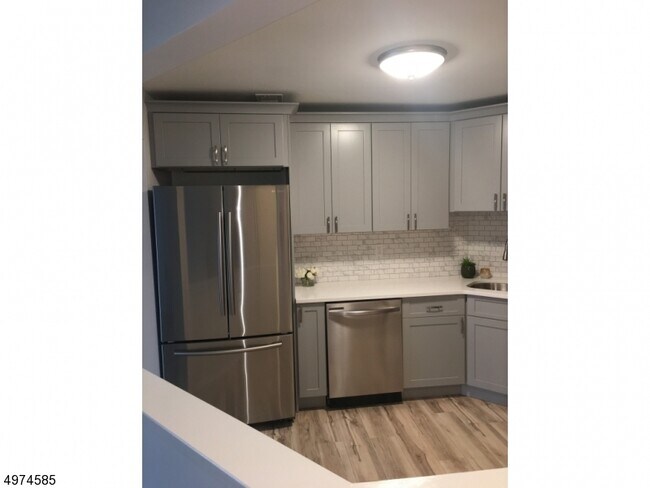 Building Photo - 91 Drake Ln