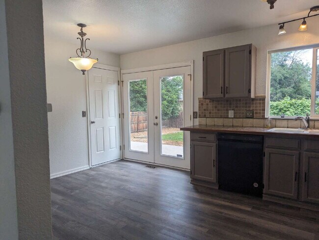 Foto del edificio - Newly updated 3/2 in North Longmont!