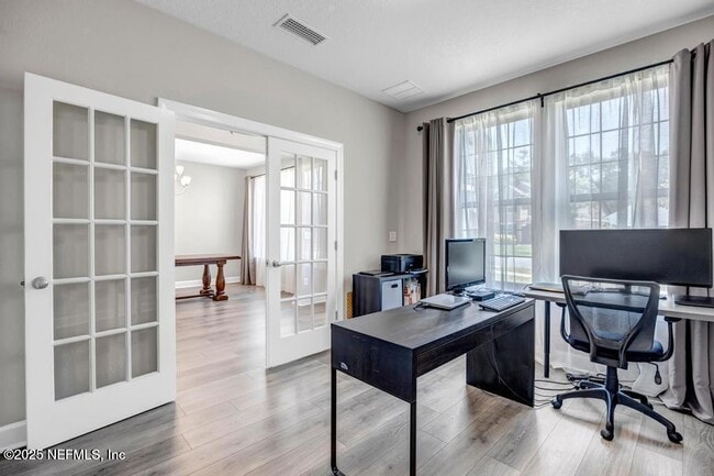 Foto del edificio - 23 Catesby Ln