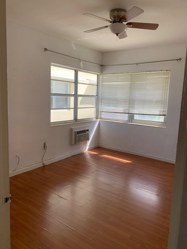 Building Photo - 17 Salamanca Ave