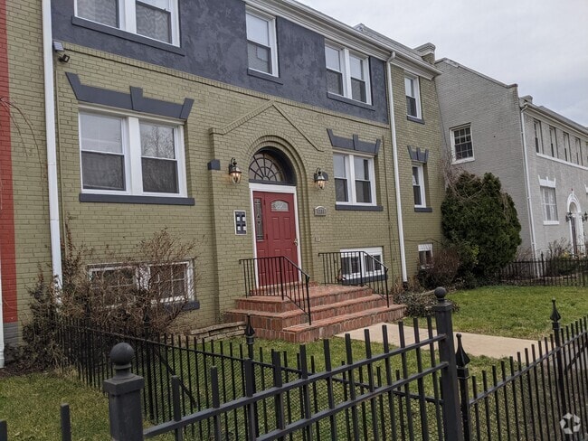 Building Photo - 1235 Simms Pl NE