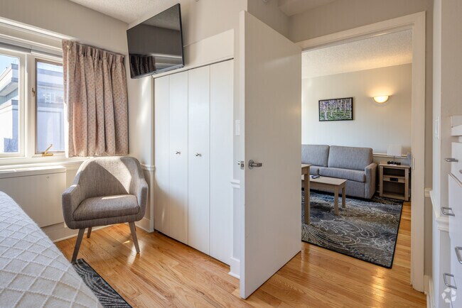 1 habitación, 1 baño, 414 pies cuadrados, dormitorio principal - 1555 Oak Ave