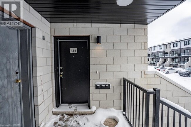 Photo du bâtiment - 410 Northfield Dr W