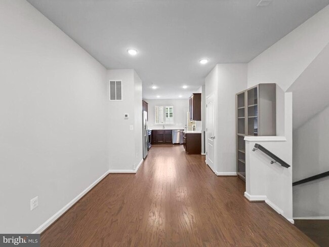 Foto del edificio - 2570 Debert Cir