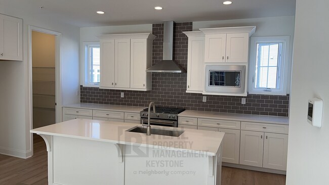 Foto del edificio - Brand New Townhouse in Cranberry!
