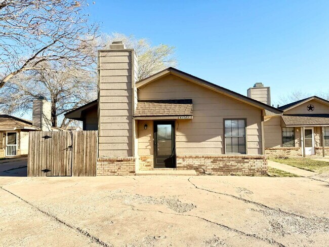 Building Photo - Two Bedroom Located in Frenship ISD!
