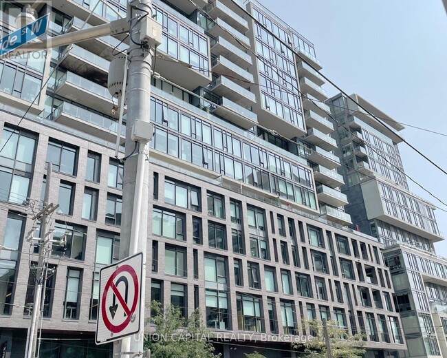 Building Photo - 111-1111 Bathurst St
