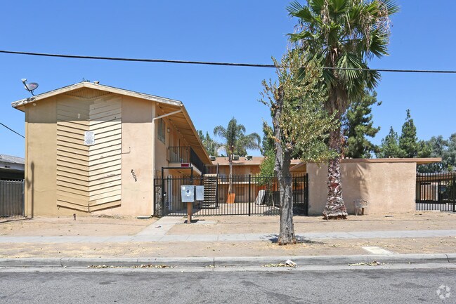 Foto del edificio - 2005 E Pontiac Ave
