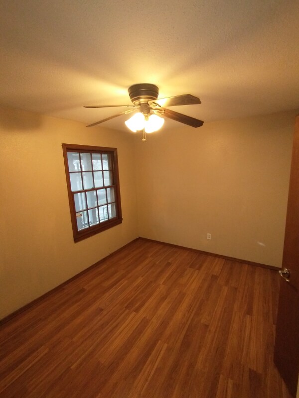 Foto del edificio - 129 W Lilac Ln