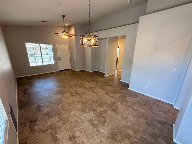 Building Photo - Charming 3 Bed / 2 Bath Home in Stetson Hills with All appliances