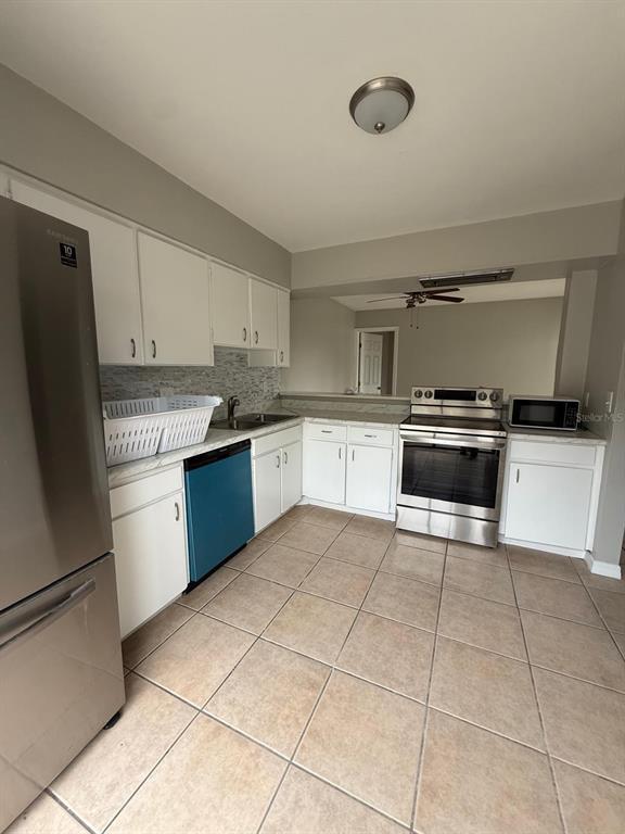 Foto del edificio - 5104 Springwater Ct