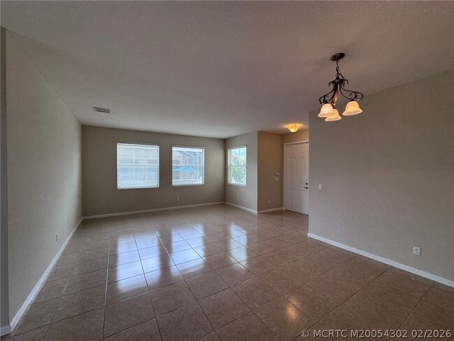 Building Photo - 11239 SW Barton Way
