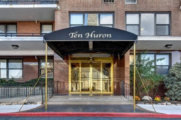 Building Photo - 10 Huron Ave