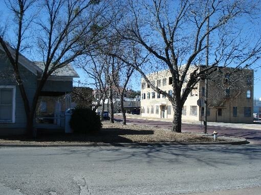 Building Photo - 280 E College St