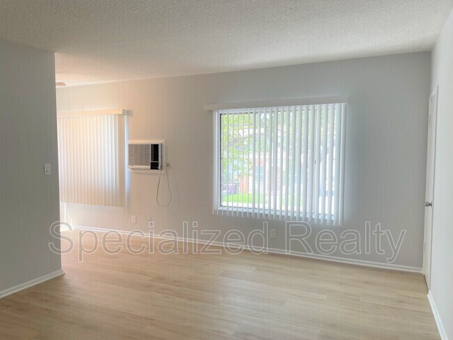 Building Photo - 314 W Chevy Chase Dr