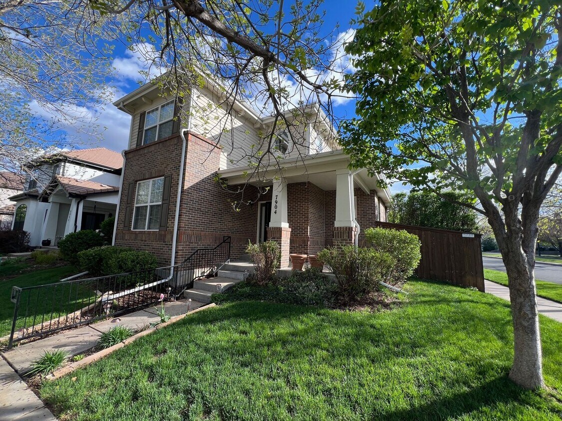 Primary Photo - Wow! 4 bedroom plus office in Lowry!