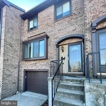Building Photo - 3159 Spring House Ln
