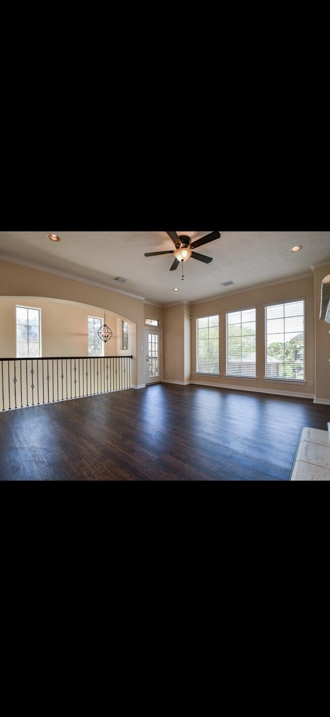 Building Photo - 8002 Stoneyway Dr