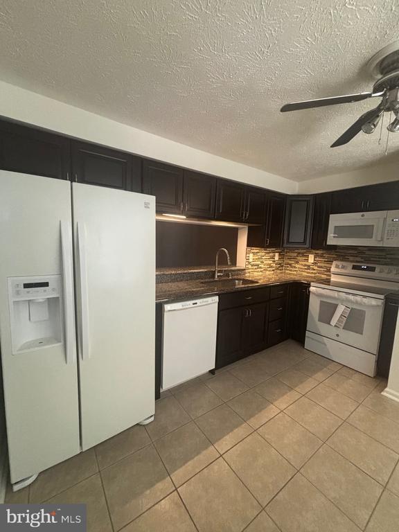 Building Photo - 2 Crosswood Ct