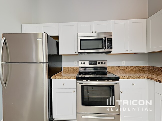 Building Photo - 8004 Seattle Slew Ct