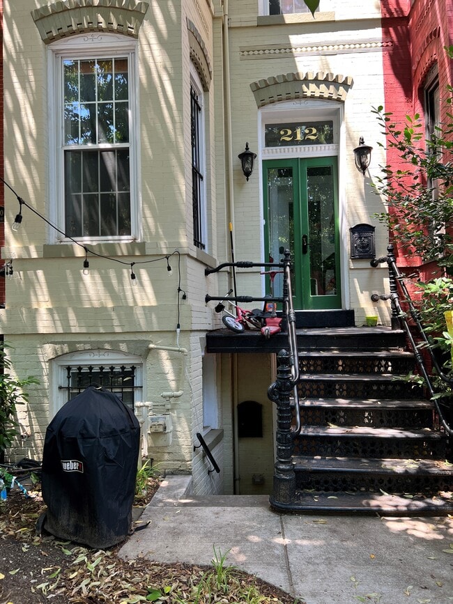 Front Of Row Home - 212 5th St NE Apartments