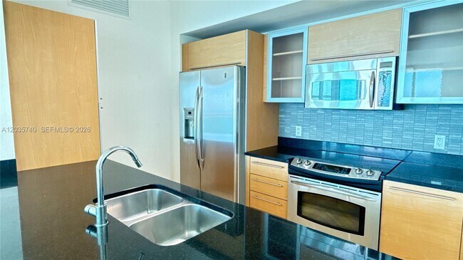 Foto del edificio - 950 Brickell Bay Dr