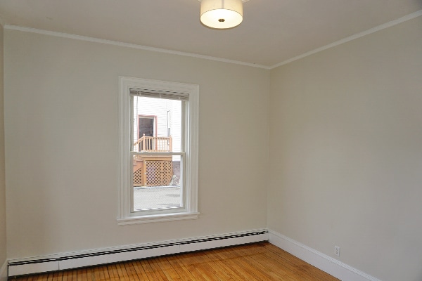 Primary Photo - 31 Maple St