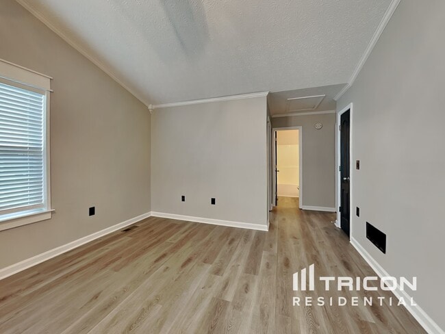 Foto del edificio - 90 Twin Oaks Ln