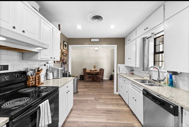 Building Photo - 917 Crockett Ct
