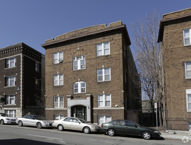 Building Photo - 1900 1st Ave S