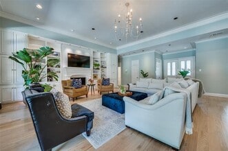 Building Photo - 5605 Lobello Dr