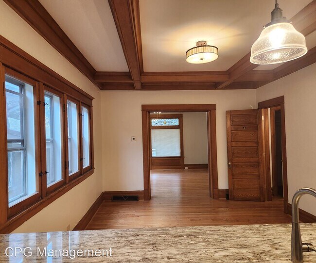 Building Photo - 2 br, 2 bath House - 136 Elgin #1
