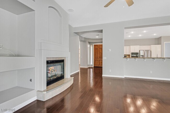 Building Photo - 32 Feather Sound Dr