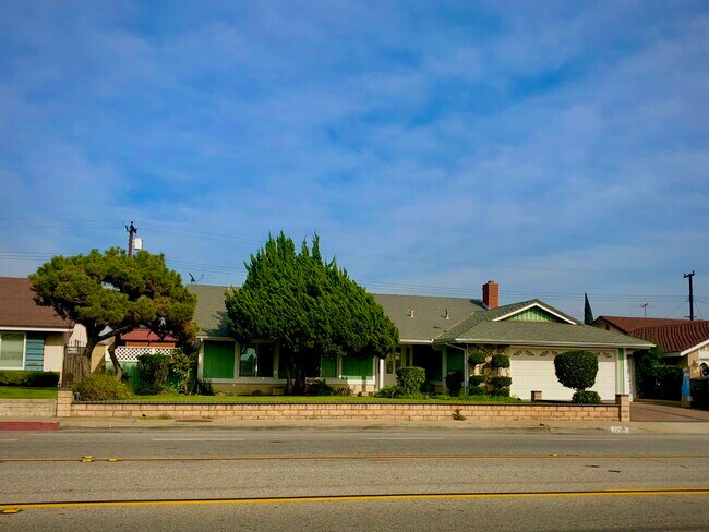 Foto del edificio - 12139 Monte Vista Ave