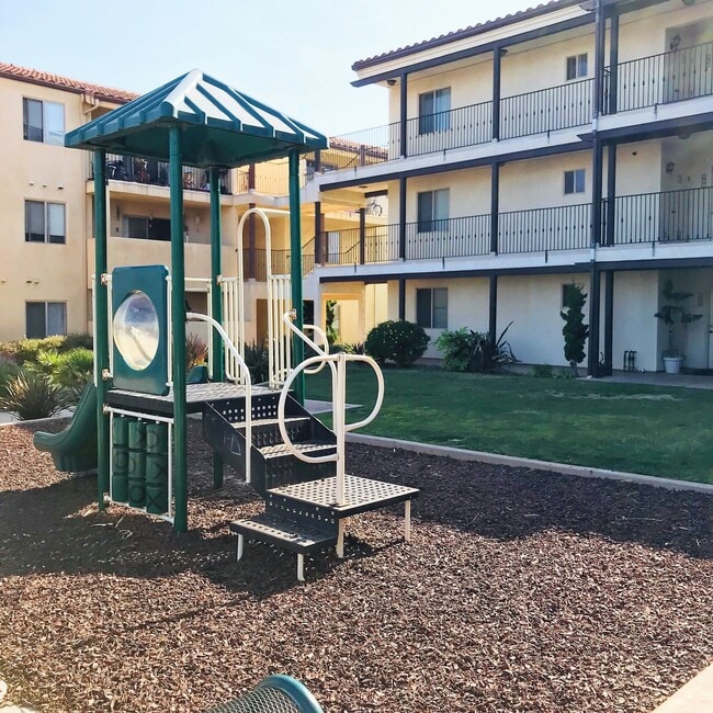 Foto del edificio - La Plaza Villas Apartments