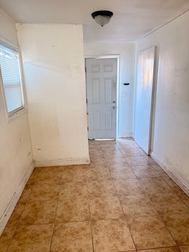 Building Photo - 3881 Eucalyptus Ave