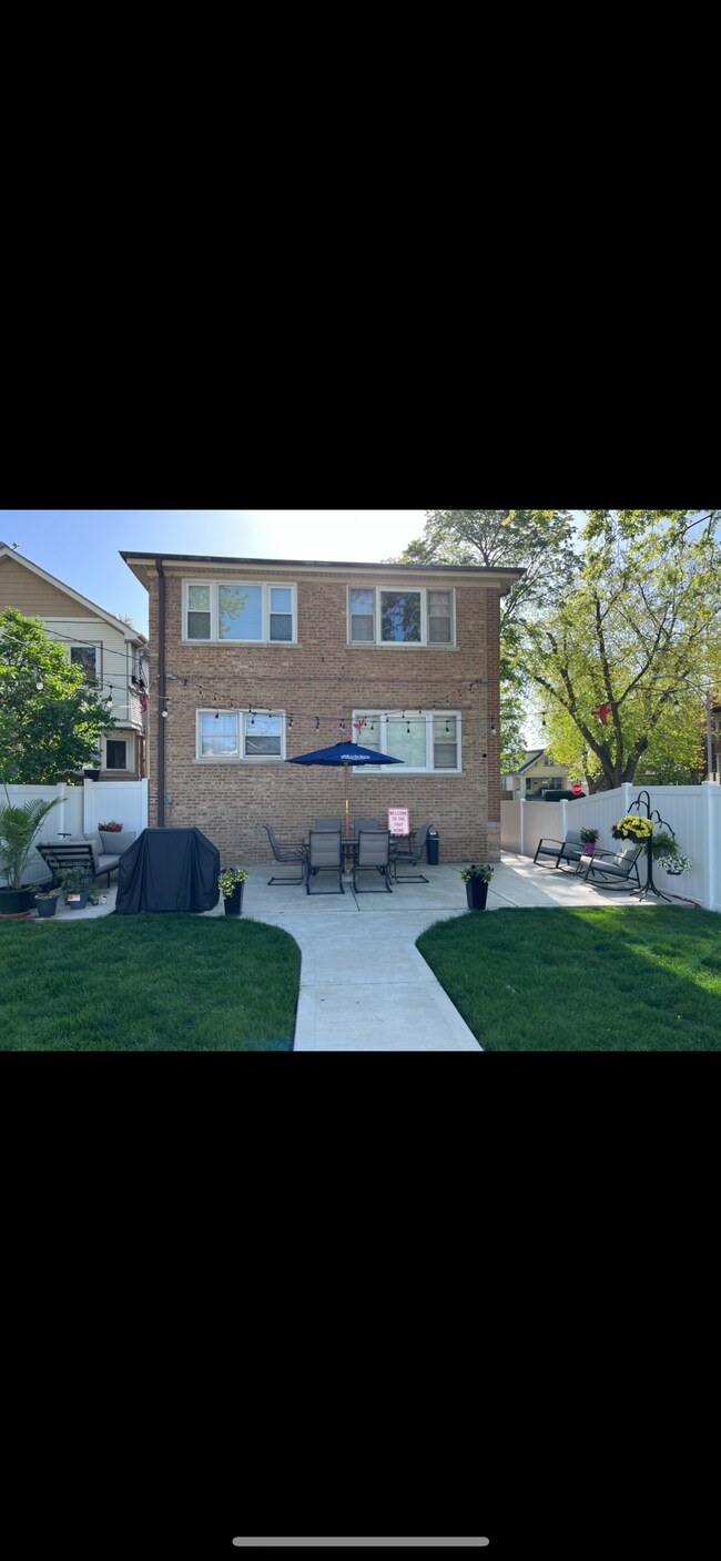 Photo - 829 Lathrop Ave Apartments