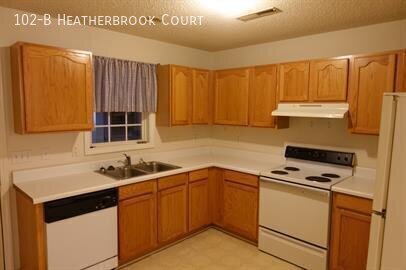 Foto del edificio - 102-B Heatherbrook Court-