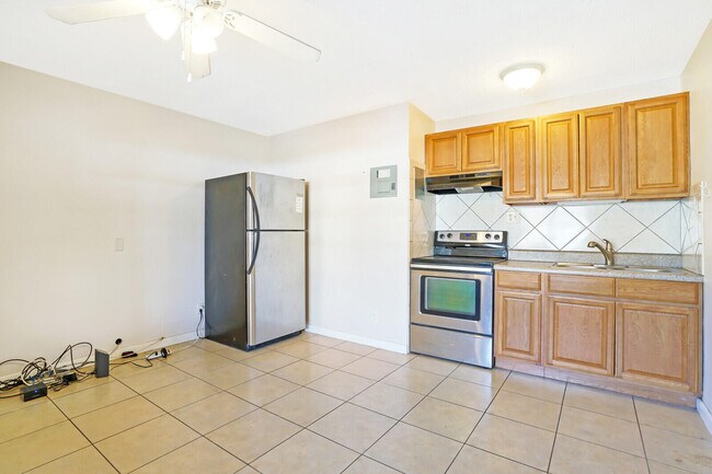 Foto del edificio - 2036 NE 26th St